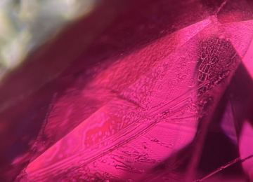 Heat-altered-fingerprint-in-a-ruby
