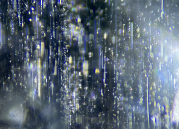 Rain-inclusions-in-an-aquamarine