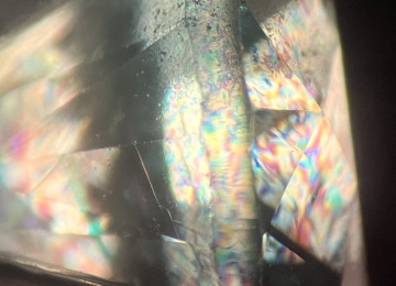 Strain-pattern-seen-in-a-natural-type-Ia-diamond-under-crossed-polars