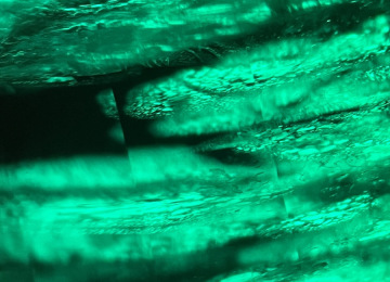 Thin-film-inclusions-parallel-to-the-basal-plane-in-a-Russian-emerald